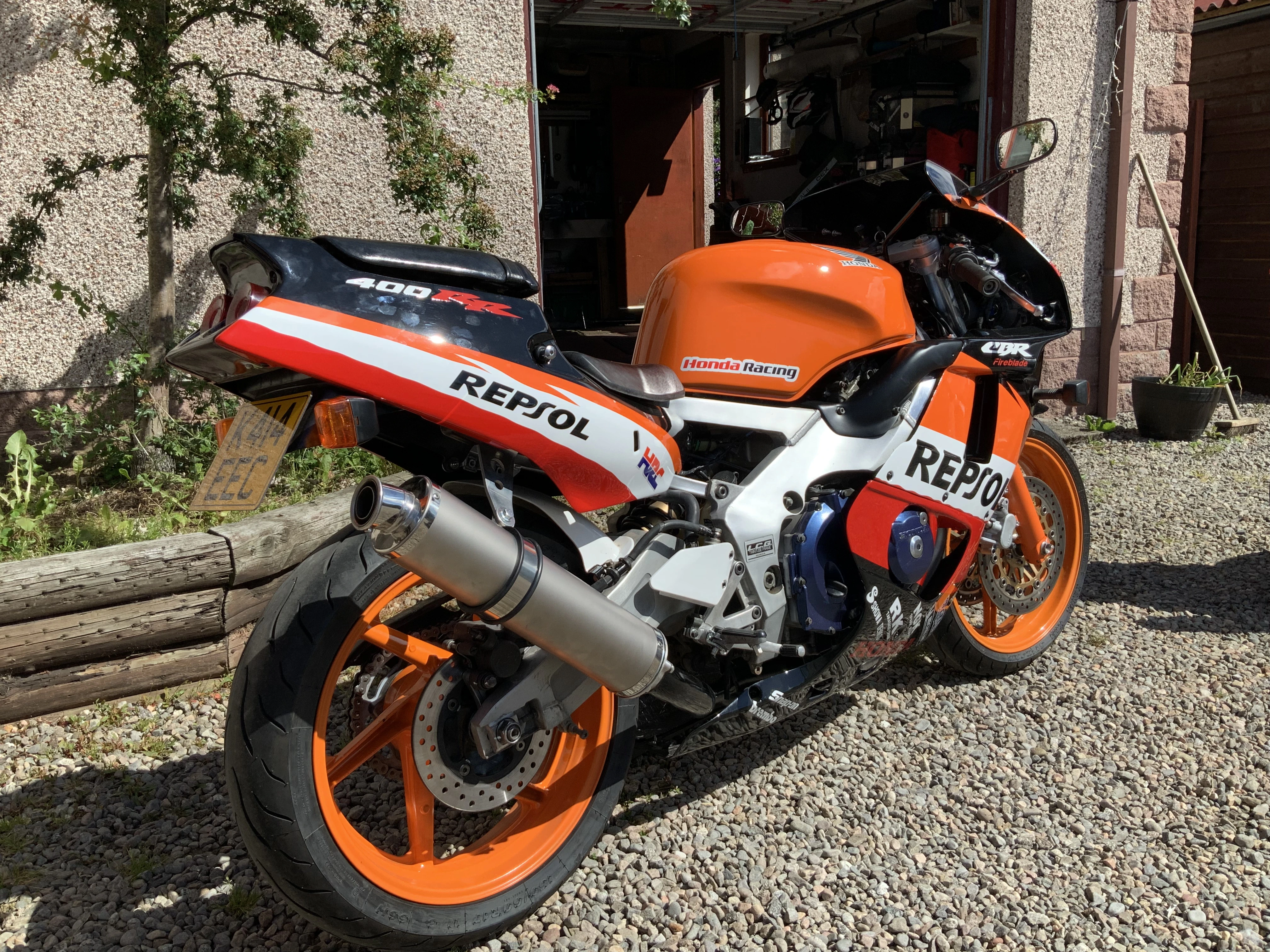 Honda CBR400RR (NC23) - photo 2