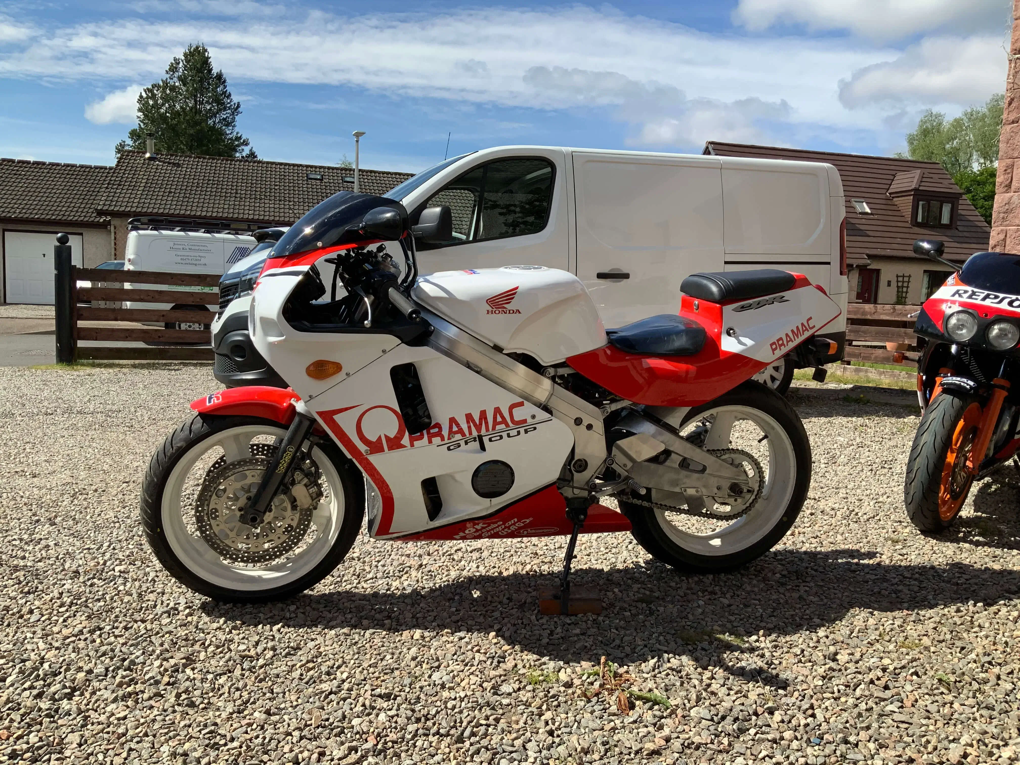 Honda CBR400RR Pramac (NC23) - photo 2