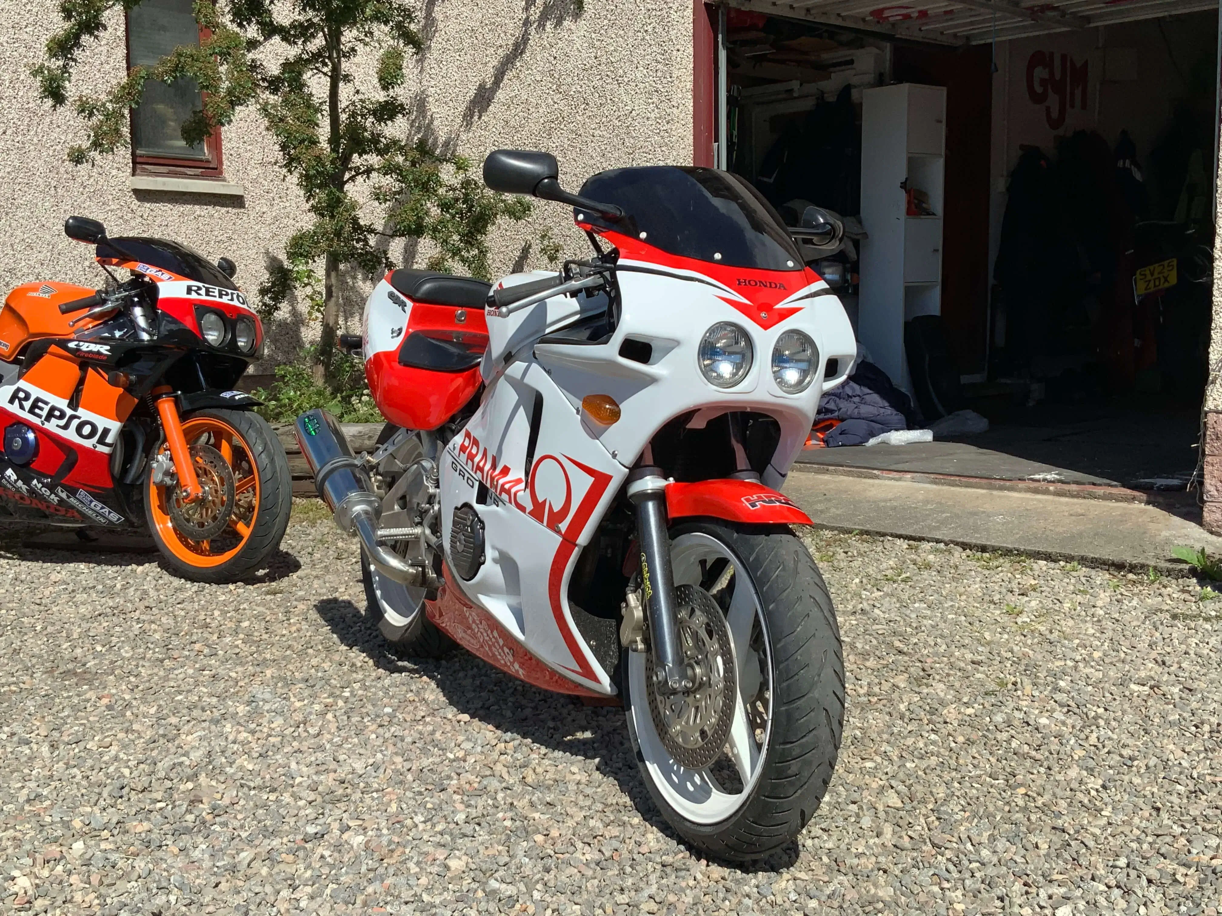 Honda CBR400RR Pramac (NC23) - photo 3