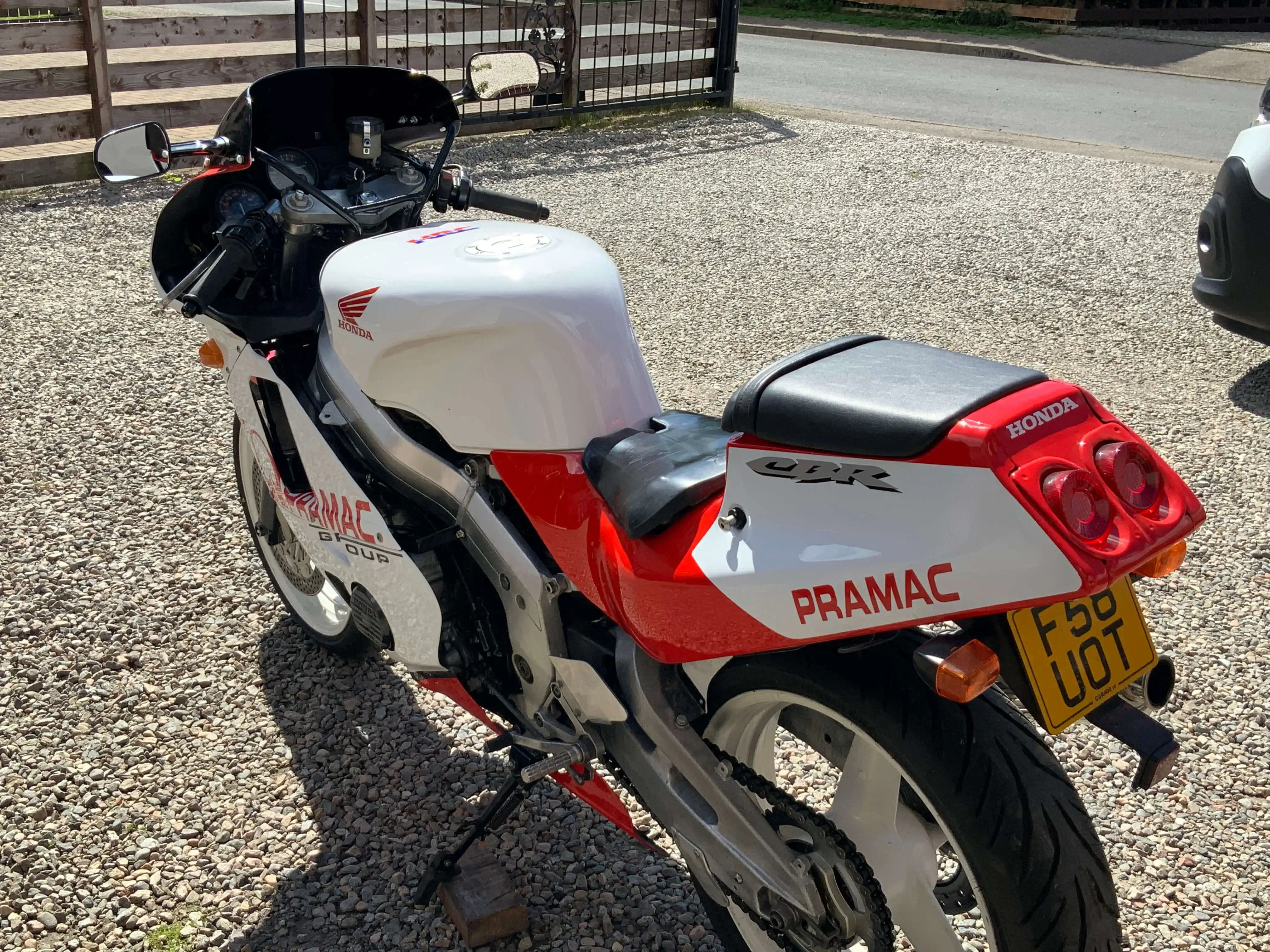 Honda CBR400RR Pramac (NC23) - photo 4